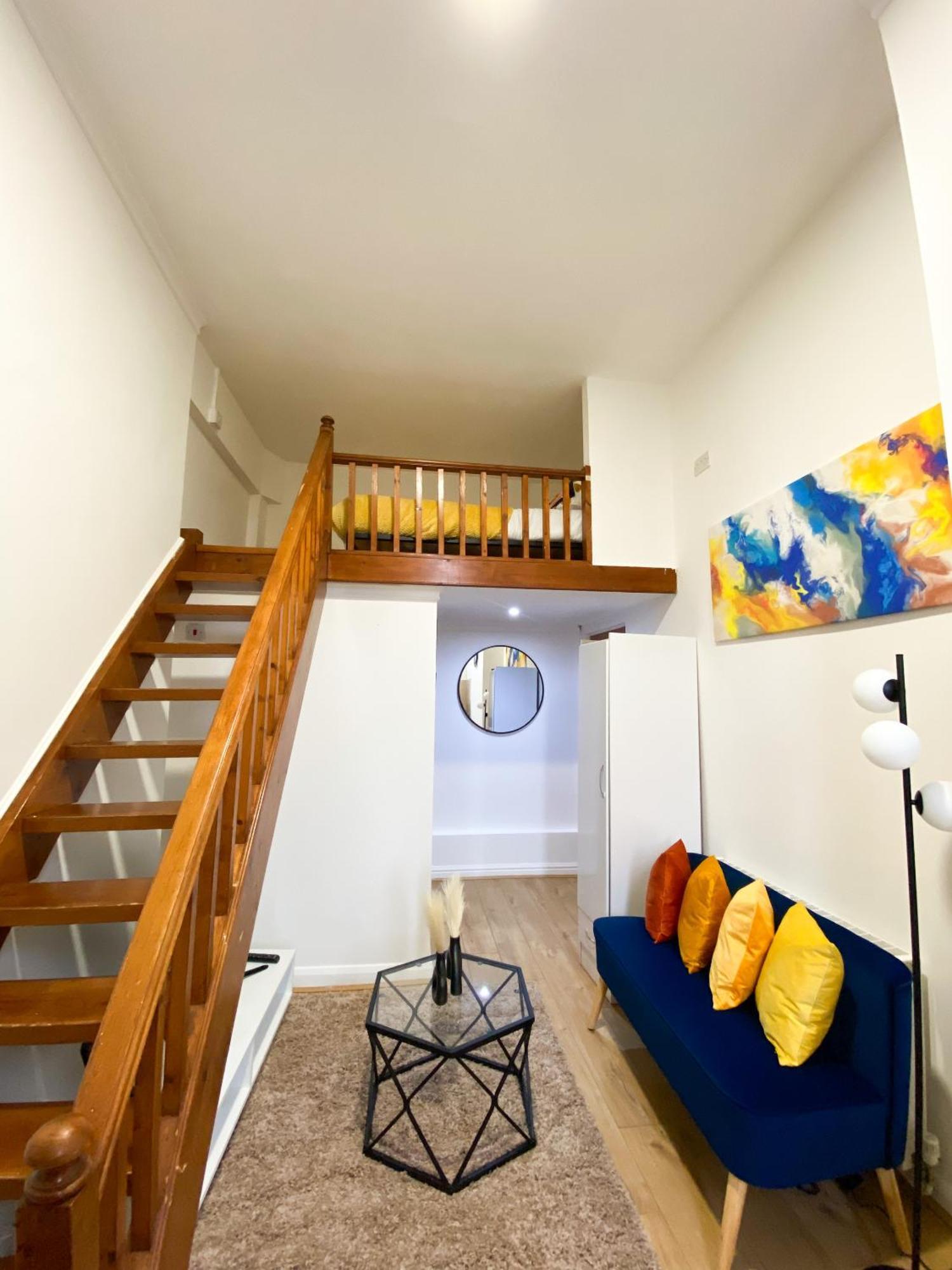Apartment Modern Queenspark London