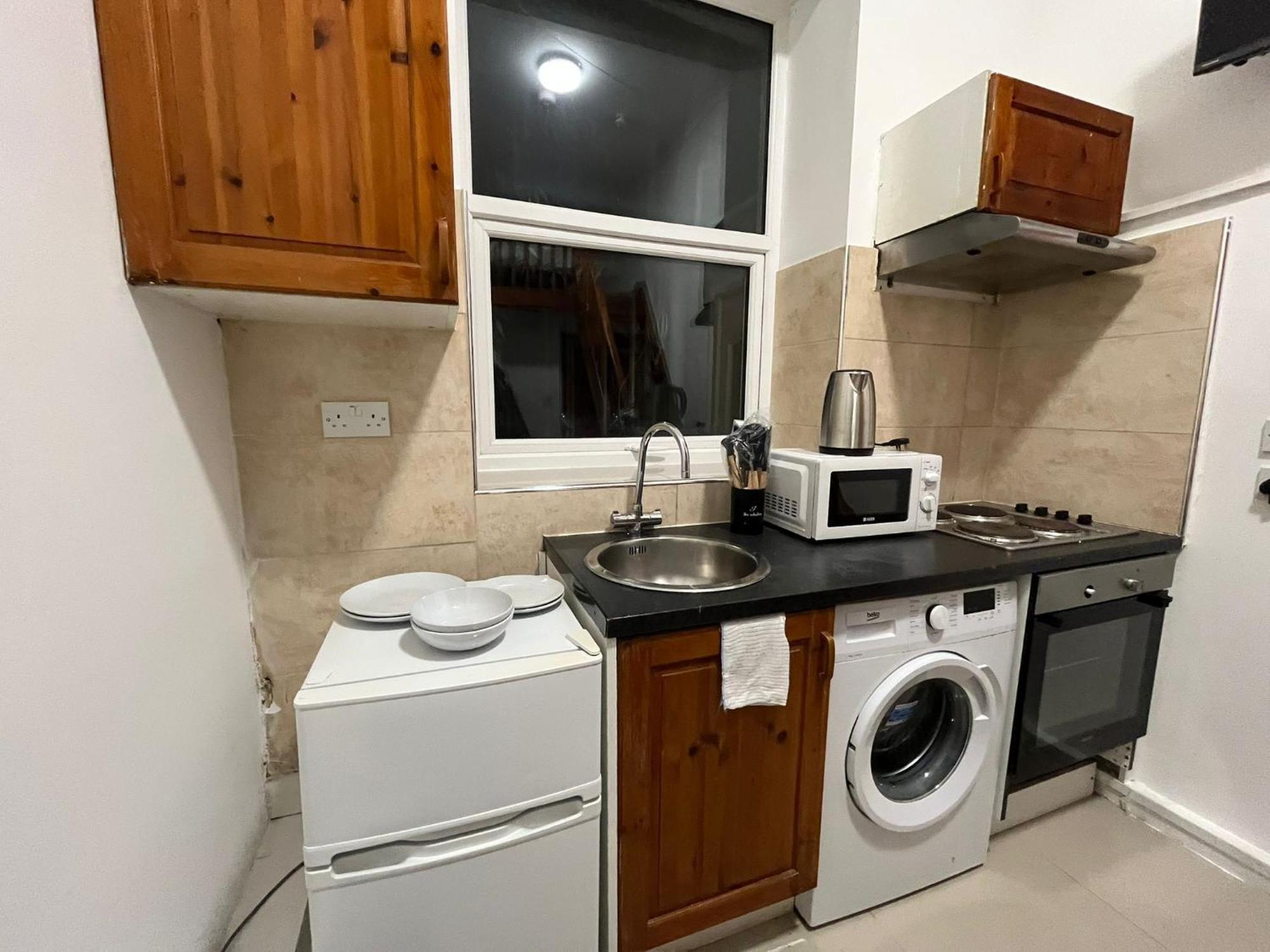 Modern Queenspark Apartment